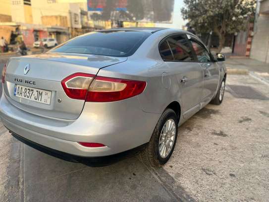 Renault fluence 2012 image 2