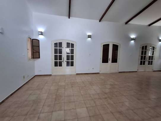 LOCATION d’une villa aux Almadies image 9
