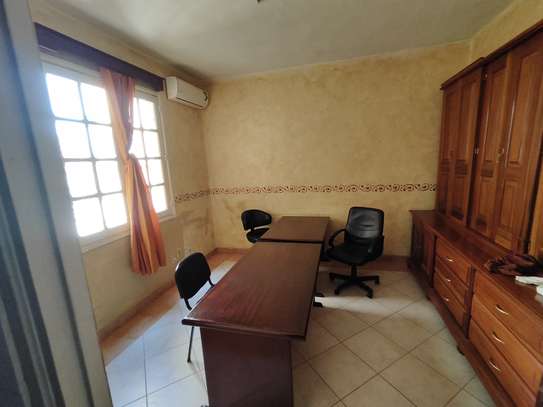 À LOUER Grande pièce Bureau ou Habitation Dakar Plateau image 5