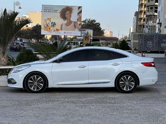 HYUNDAI GRANDEUR 2015 VERSION HG-300 image 4