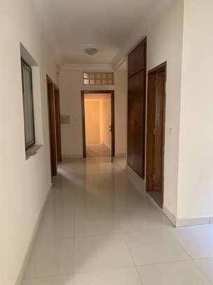 Appartement F4 a Yoff Onomo image 7