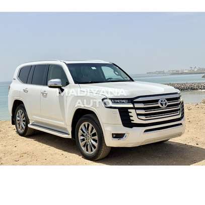 Toyota Land Cruiser 2022 image 9