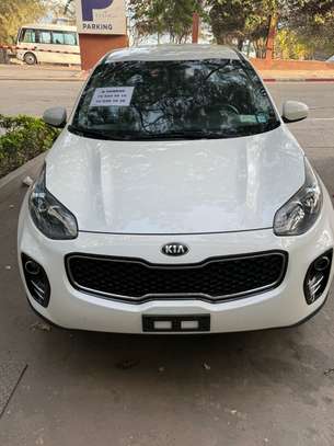 Kia Sportage SUV blanc fiable et confortable image 2