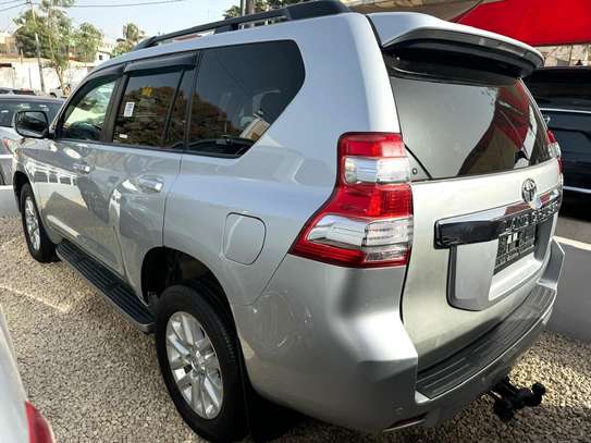 Toyota land cruiser VX image 3