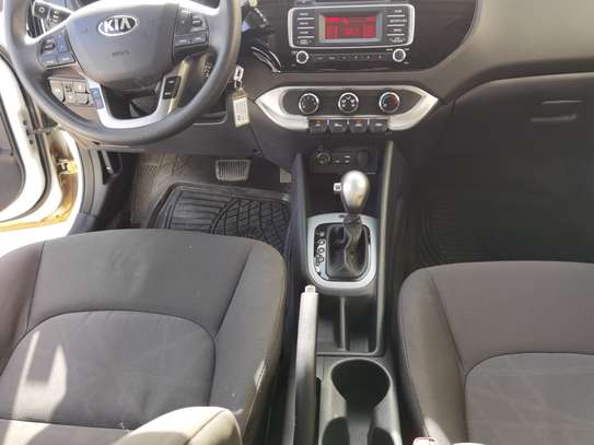 LOCATION KIA RIO AUTOMATIQUE/ESSENCE image 11
