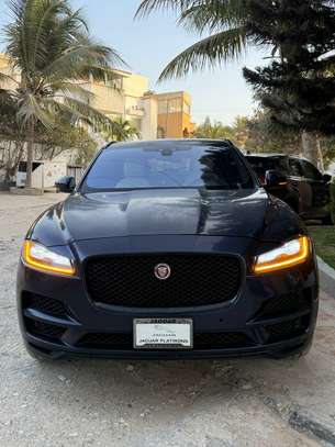 JAGUAR f-Pace image 1