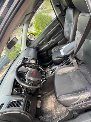 Mitsubishi RVR image 4