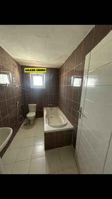 appartement spacieux aux almadies image 6