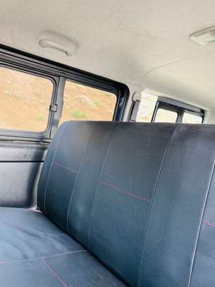 Toyota hiace 2017 image 11