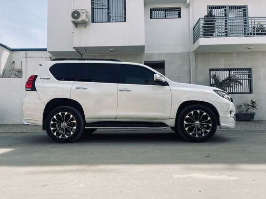Toyota landcruiser VX image 4