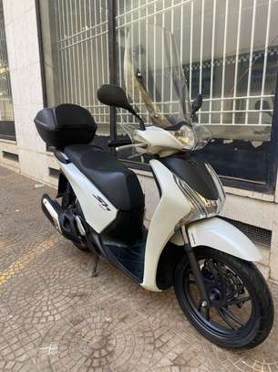 Honda SH150 image 4
