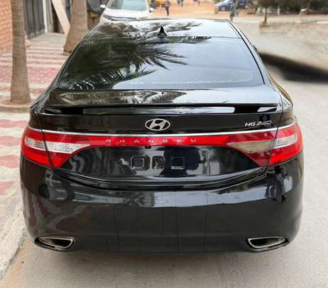Hyundai grandeur HG 240 Année 2014 Automatic image 2