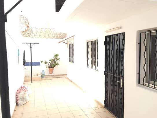 Magnifique maison avec jardin a louer aux Almadies image 2