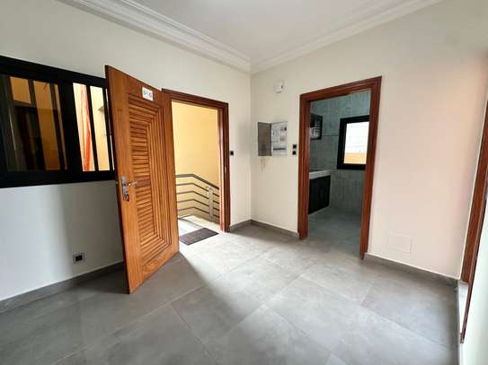 TRES BELLE STUDIO A LOUÉ F4 image 13