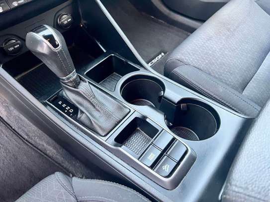 Hyundai Santa Fe 2019 SUV blanc spacieux polyvalent image 6