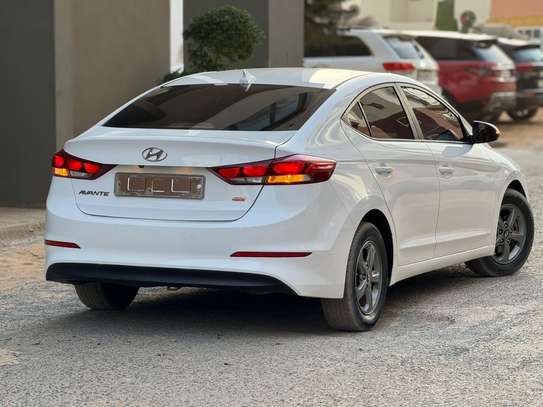 Hyundai avante image 4