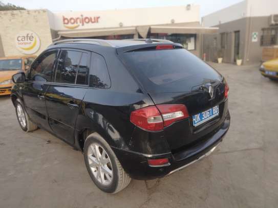 Renault 2010 image 3