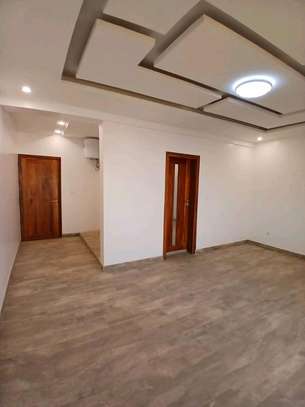 Appartement avec piscine commune et salle de sport image 13
