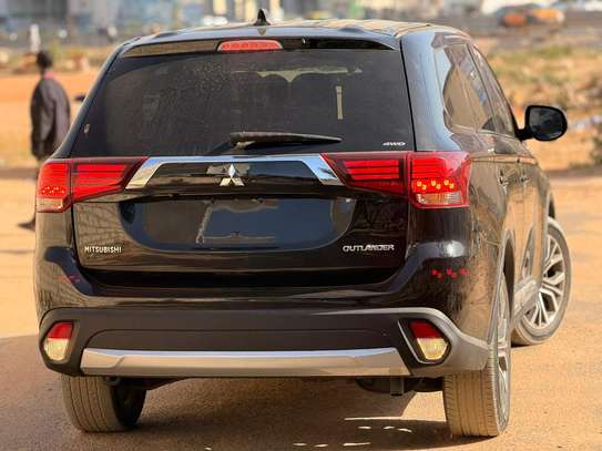 🔘 : MITSUBISHI 🔘 Modèle : OUTLANDER 🔘 Année : 2018 🔘 image 5