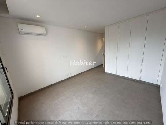 Appartement de type F4 à louer au point E image 6