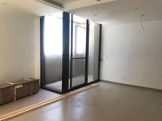 Appartement Rez de chaussee au virage image 5
