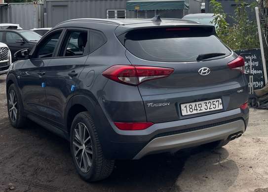 HYUNDAI TUCSON DIESEL image 1