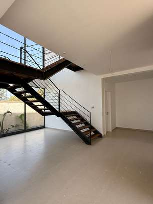 Belle villa toute neuve  sise saly,très moderne… image 6