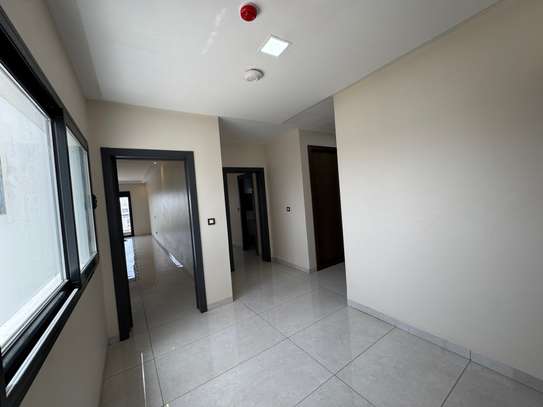 APPARTEMENT F5 - POINT E image 7