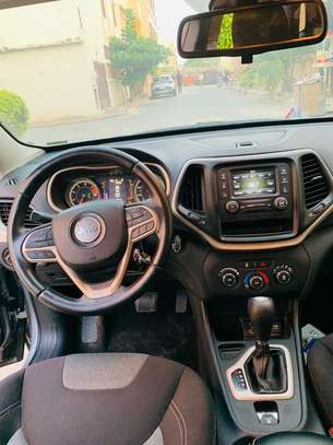 Jeep cherokee à louer image 4