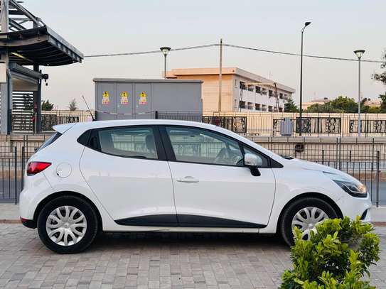 RENAULT CLIO 4 image 3