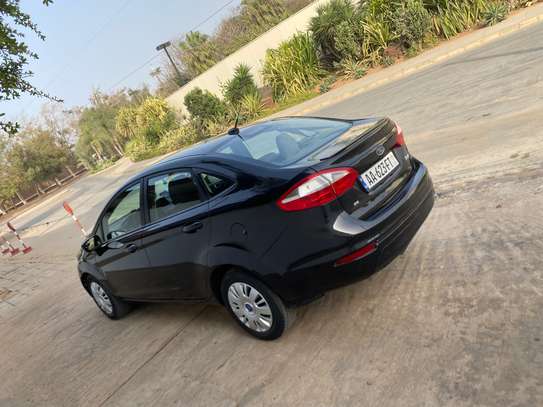 Ford Fiesta 2015 image 10