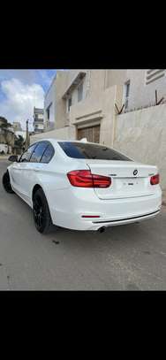 BMW 320 image 2