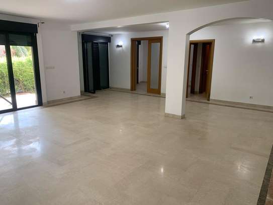 Appartement duplex accès piscine jardin privé Fann Résidence image 10