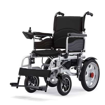 fauteuil roulant électrique à quatre roues image 1
