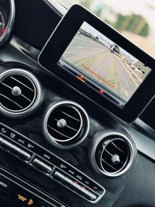 Mercedes-Benz GLC 300 AMG Pack image 12