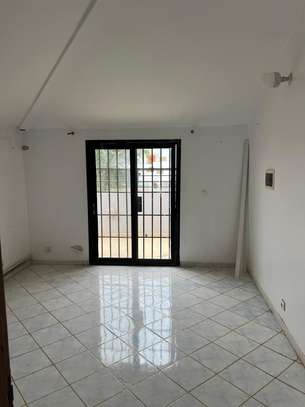Villa à louer aux almadies image 11