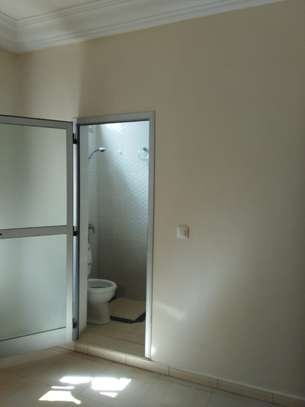 Bel appartement à Sacré coeur image 4