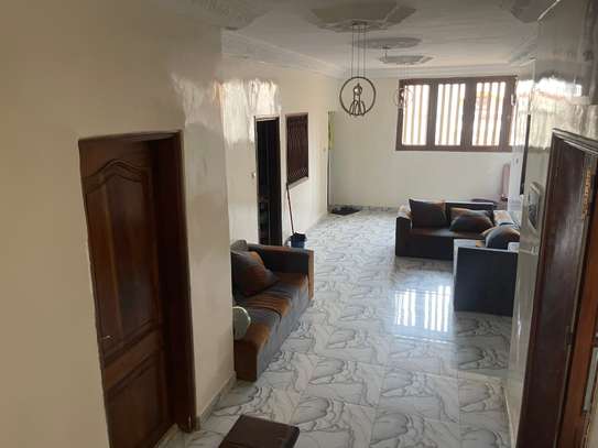 Jolie villa à vendre sur keur MASSAR unité 11 image 5