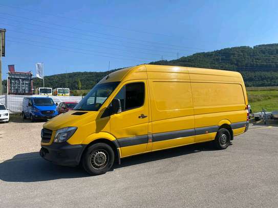 Mercedes Sprinter fourgon utilitaire jaune grande capacité image 14