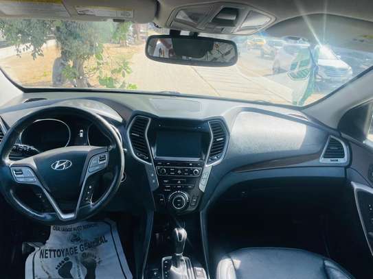 HYUNDAI SANTA FE image 12