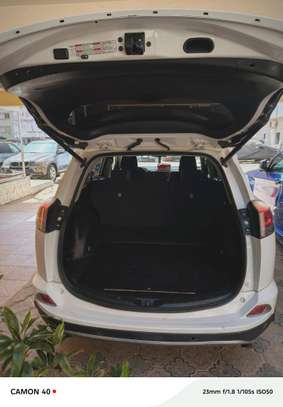 LOCATION TOYOTA RAV 4 HYBRIDE image 6