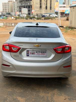 Chevrolet Cruz image 11