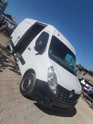 Renault master image 4