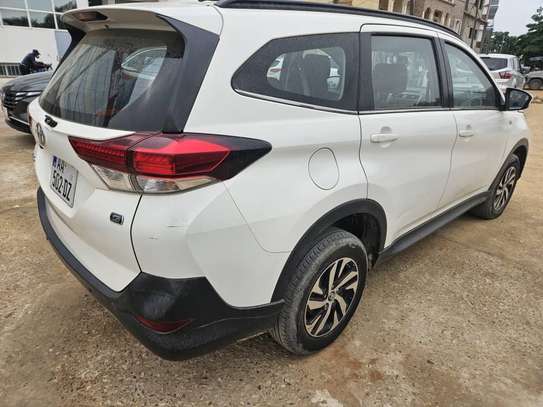 Toyota rush 2021 image 2