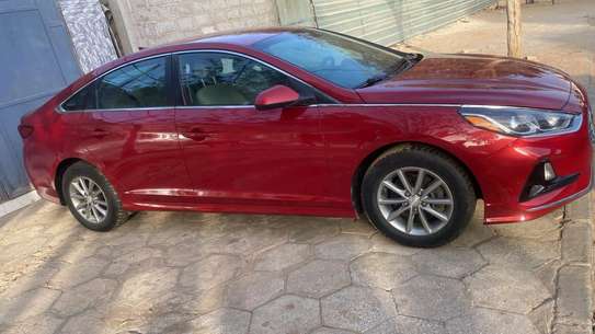 Hyundai Sonata image 2