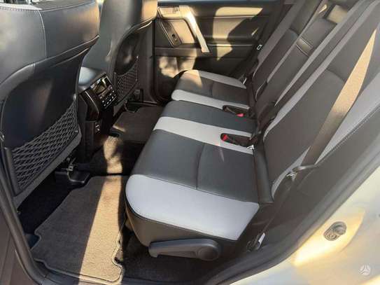 Toyota Prado 2023 image 8