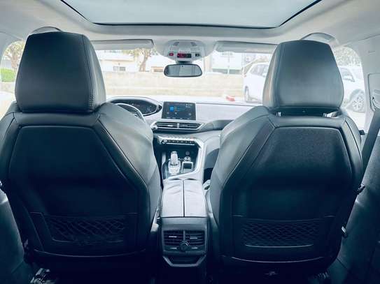 Peugeot 3008 GT 2018 image 9