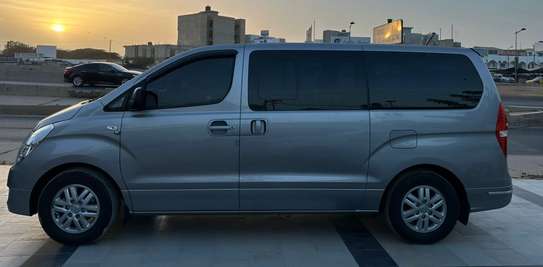 Hyundai Starex 12 places Deluxe image 12