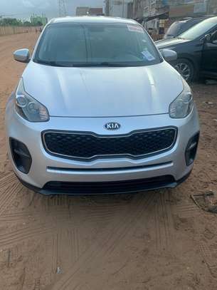 KIA SPORTAGE image 2