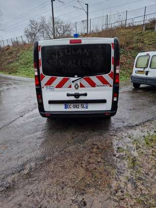 Ambulance Renault Trafic image 3